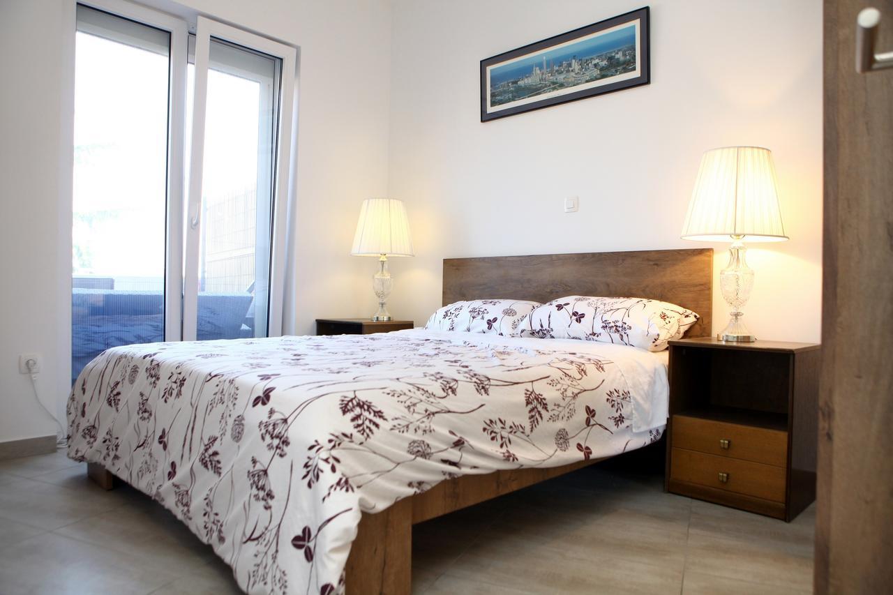 Charming San Simon Beach Apartment Jn Izola Dış mekan fotoğraf