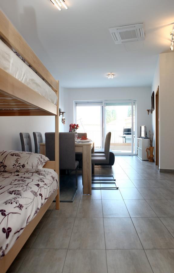 Charming San Simon Beach Apartment Jn Izola Dış mekan fotoğraf
