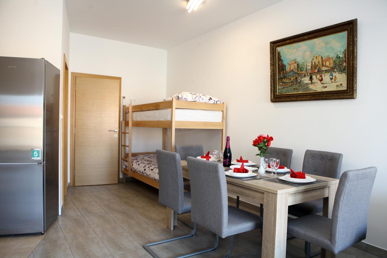 Charming San Simon Beach Apartment Jn Izola Dış mekan fotoğraf