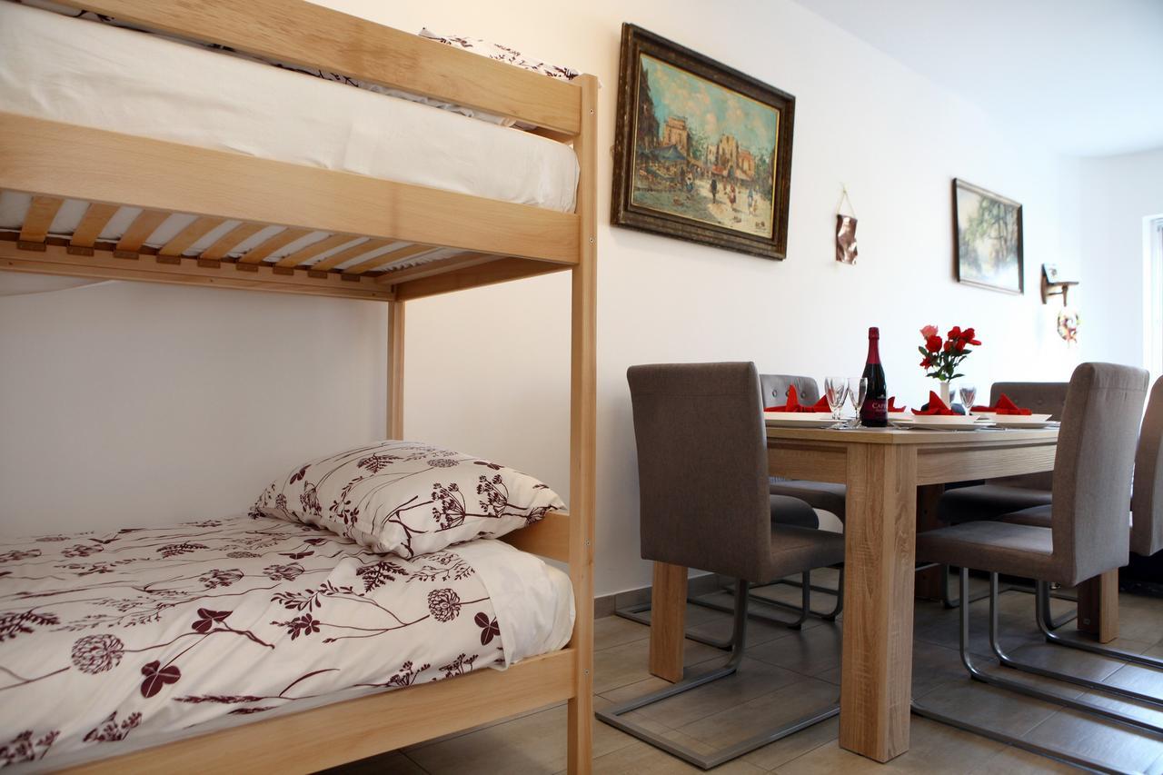 Charming San Simon Beach Apartment Jn Izola Dış mekan fotoğraf