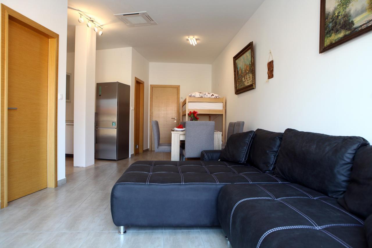 Charming San Simon Beach Apartment Jn Izola Dış mekan fotoğraf